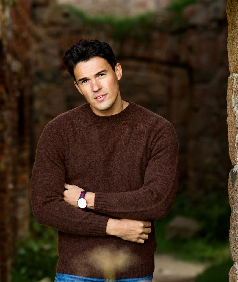 Mens brown shetland wool jumper sweater saddle shoulder