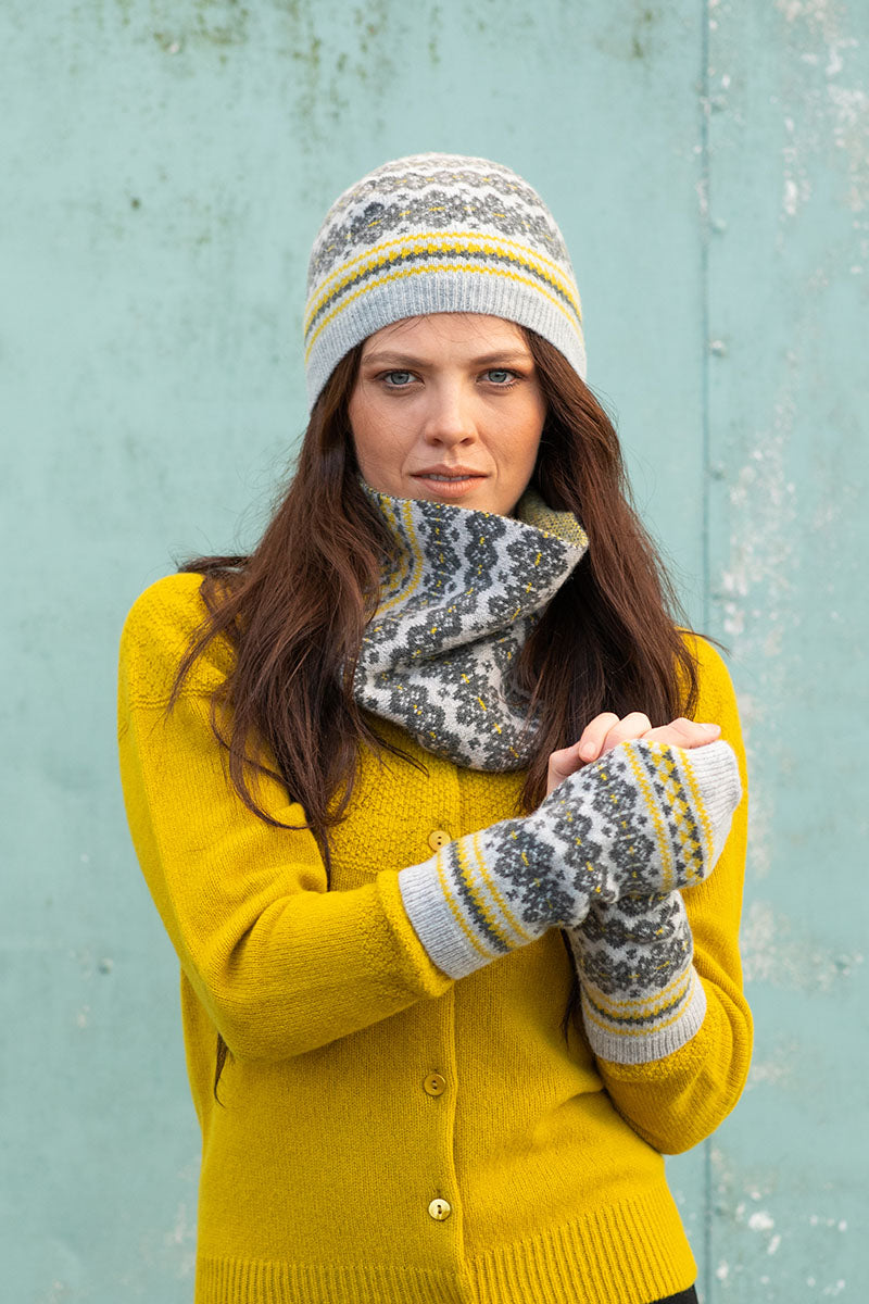 Fair isle cowl scarf grey yellow Scottish lambs wool Stockbridge gray