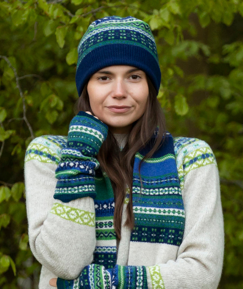 fair isle fingerless gloves wrist warmers blue green clyde