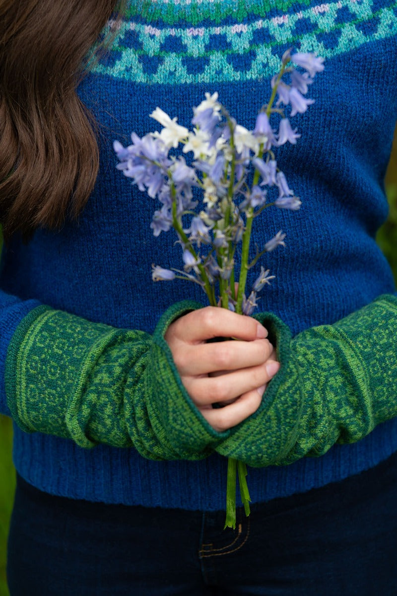 fair isle wrist warmers fingerless gloves green wool rubislaw