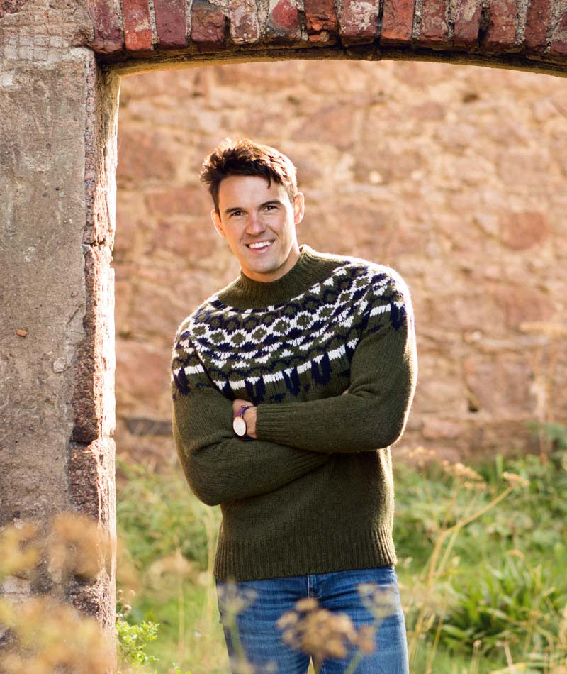 Mens khaki green fair isle jumper sweater chunky wool brodgar