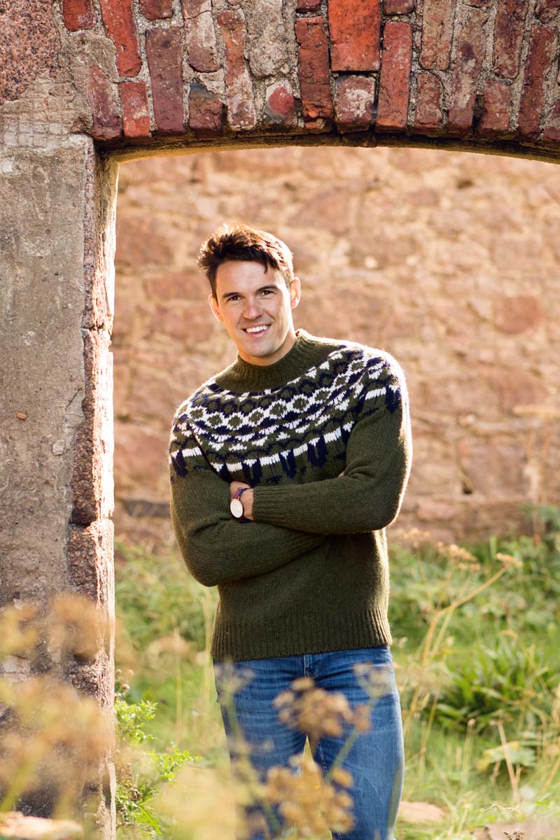 Mens khaki green fair isle jumper sweater chunky wool brodgar