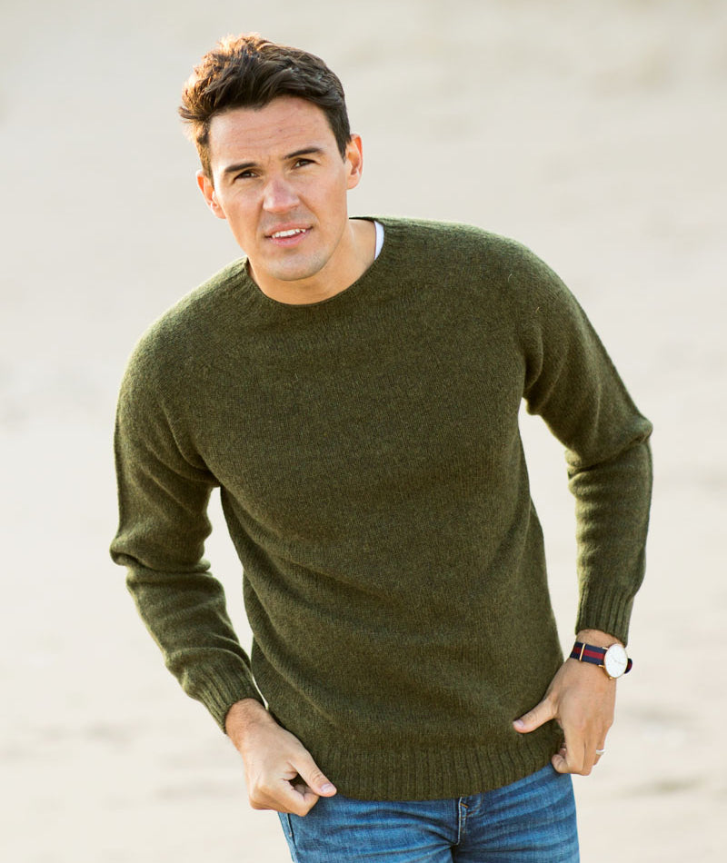 Mens khaki green shetland wool jumper sweater saddle shoulder 