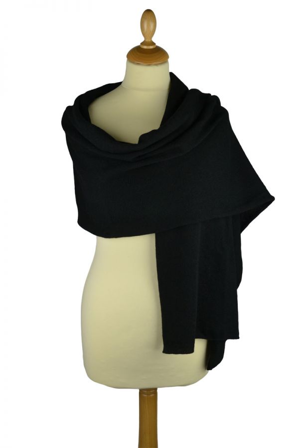 Scottish cashmere plain knitted stole - black