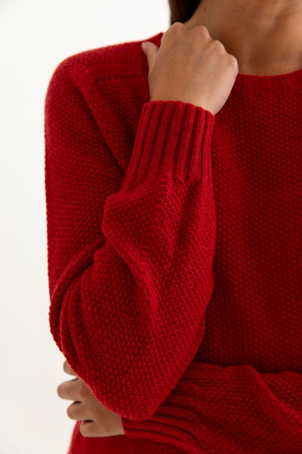 womens red lambs wool moss stitch jumper sweater fine geelong close up